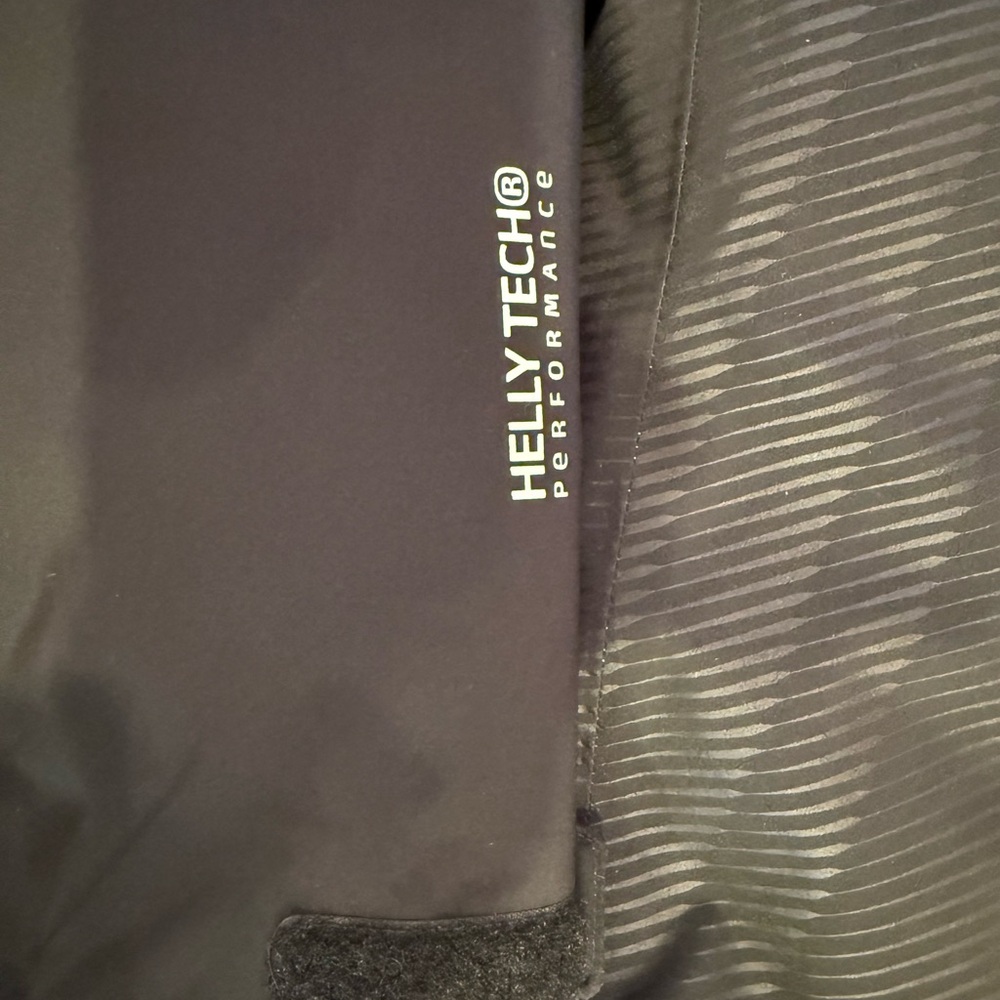 Helly Hansen Black Women’s Hooded Winter Ski/Snowboard Coat - Picture 6 of 6